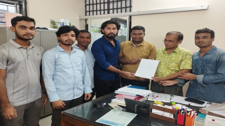 রাবির কৃষি-চারুকলা অনুষদ রুটে বাসে যাতায়াতের দাবি ছাত্রদলের 