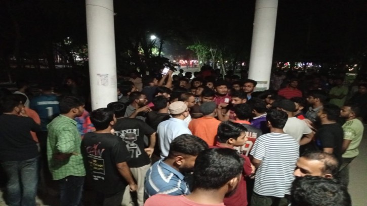 ফুটবল ম্যাচের রেশে তিন বিভাগের সংঘর্ষে উত্তপ্ত রোকেয়া বিশ্ববিদ্যালয়, আহত ১০ 