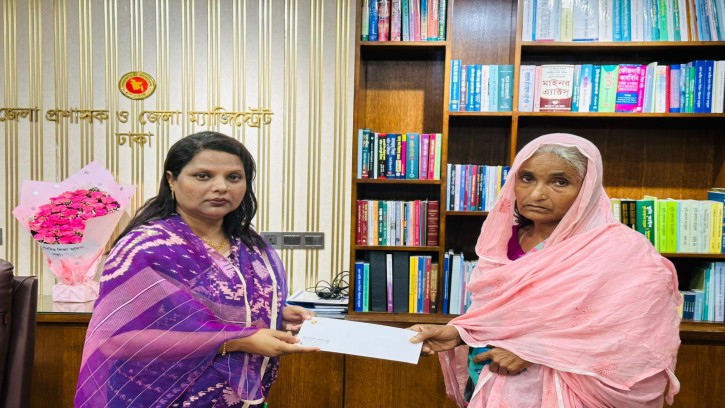 টাকার অভাবে চিকিৎসা বন্ধ: আব্দুল হাসেমের পাশে দাড়ালেন ডিসি ফরিদা খানম