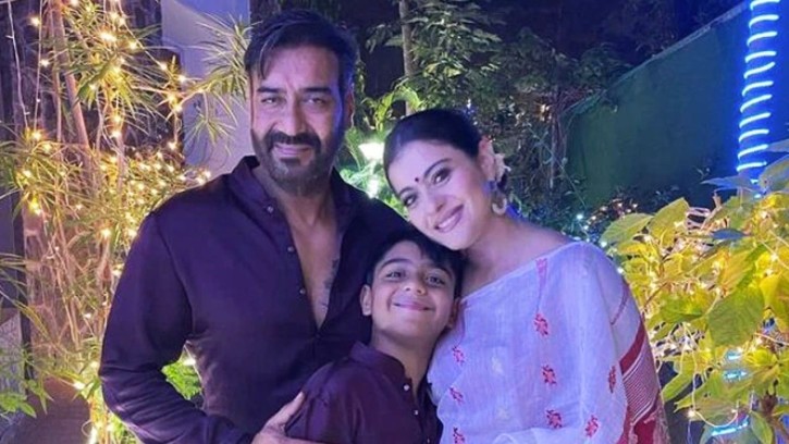 বাইরে একা বের হয়ে তিক্ত অভিজ্ঞতা অজয় কাজলের ছেলের