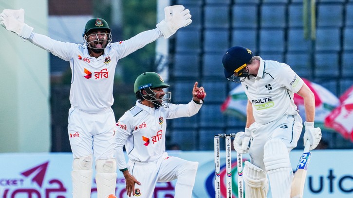 মুরাদ-তাইজুলের ঘূর্ণিতে ইনিংস ব্যবধানে জিতল বাংলাদেশ