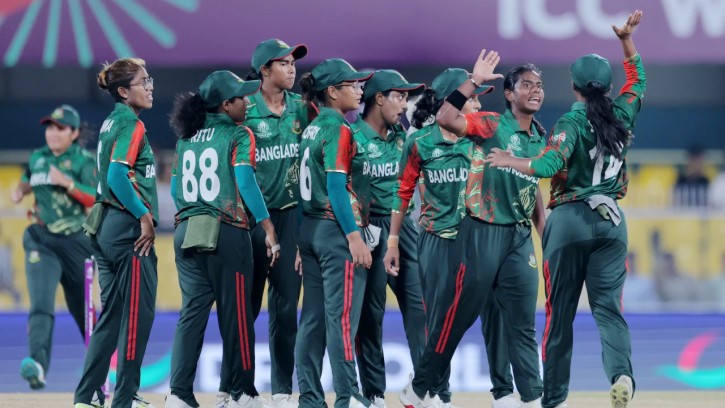 দুই পরিবর্তন নিয়ে ফিল্ডিংয়ে বাংলাদেশ