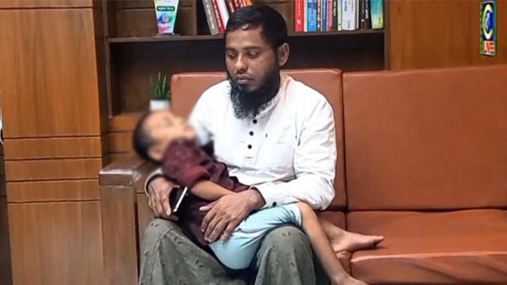 পিতার কোলে ফিরল অপহৃত ৩ বছরের রোহিঙ্গা শিশু