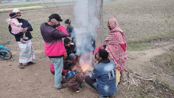 গাইবান্ধায় তীব্র শীতে বিপর্যস্ত জনজীবন