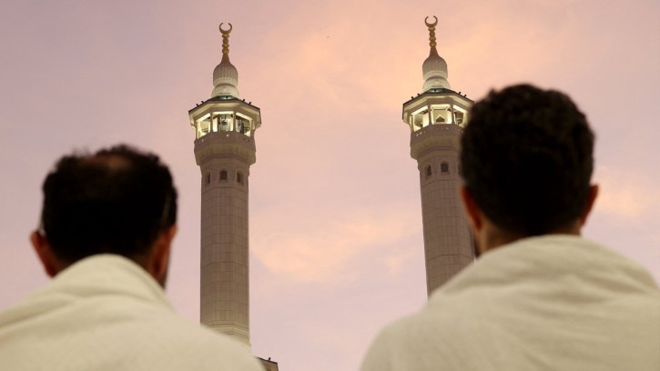 ওমরা পালন করা ফরজ, ওয়াজিব, নাকি সুন্নত?