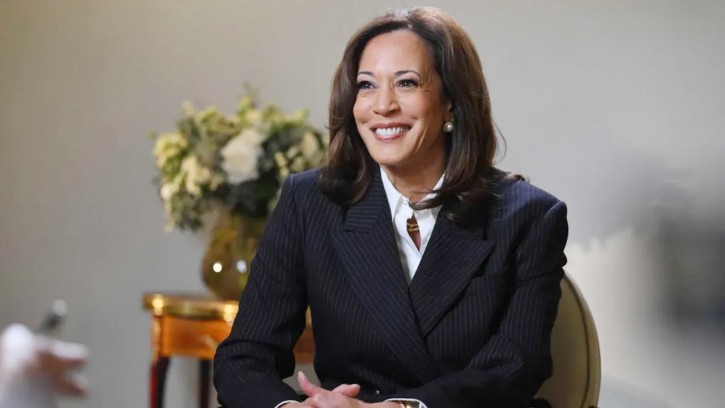 ফের প্রেসিডেন্ট নির্বাচনে প্রতিদ্বন্দ্বিতার ইঙ্গিত কমালা হ্যারিসের