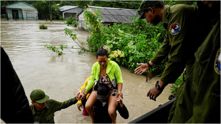 কেনিয়ায় ভূমিধসে নিহত অন্তত ১৩