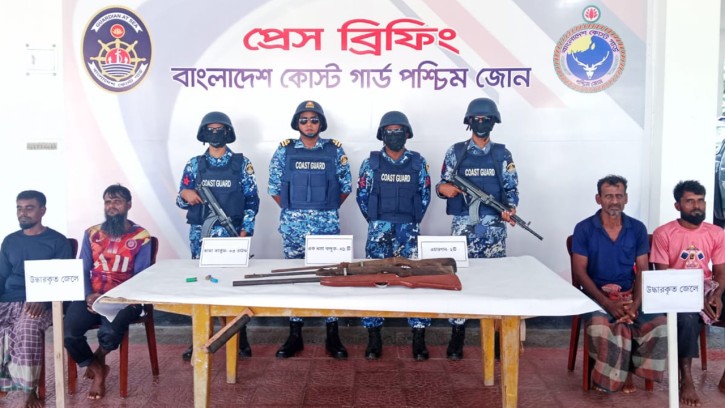 সুন্দরবনে ডাকাতের আস্তানায় জিম্মি থাকা ৪ জেলে উদ্ধার