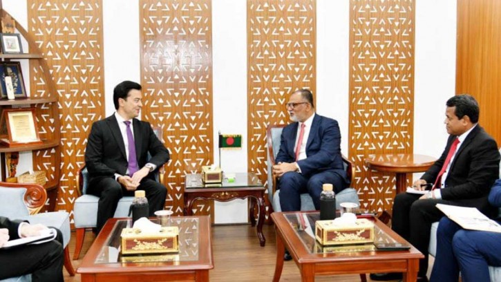 বাণিজ্য উপদেষ্টার সঙ্গে উজবেকিস্তানের রাষ্ট্রদূতের বৈঠক