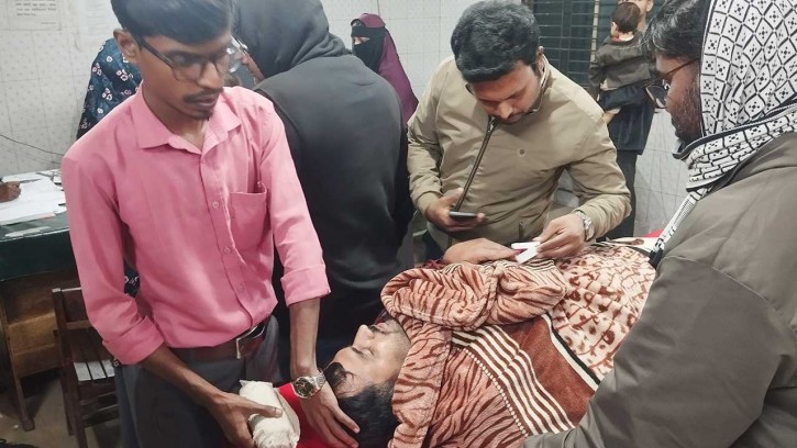 জমি নিয়ে বিরোধে সাংবাদিককে পিটিয়ে নদীতে ফেলে দিলো প্রতিপক্ষ