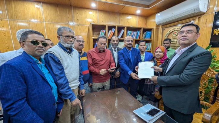 ময়মনসিংহ-৪ আসনে বিএনপির মনোনয়ন ফরম নিলেন ওয়াহাব আকন্দ