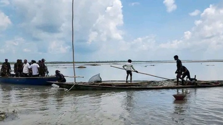 তিস্তা নদী থেকে পাথর উত্তোলন, বাড়ছে ভাঙন