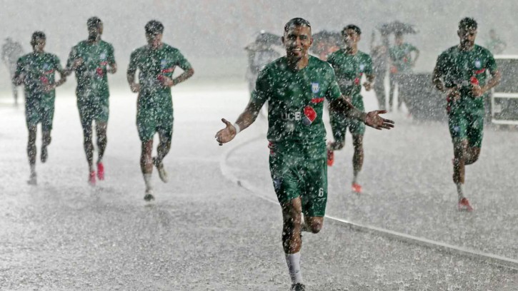 বৃষ্টির বাগড়ায় জামালদের অনুশীলন পণ্ড