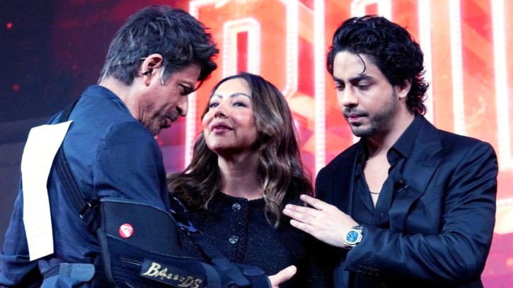 দেড় কোটির ঘড়ি হাতে আরিয়ান, শাহরুখেরটা আরও দামি!